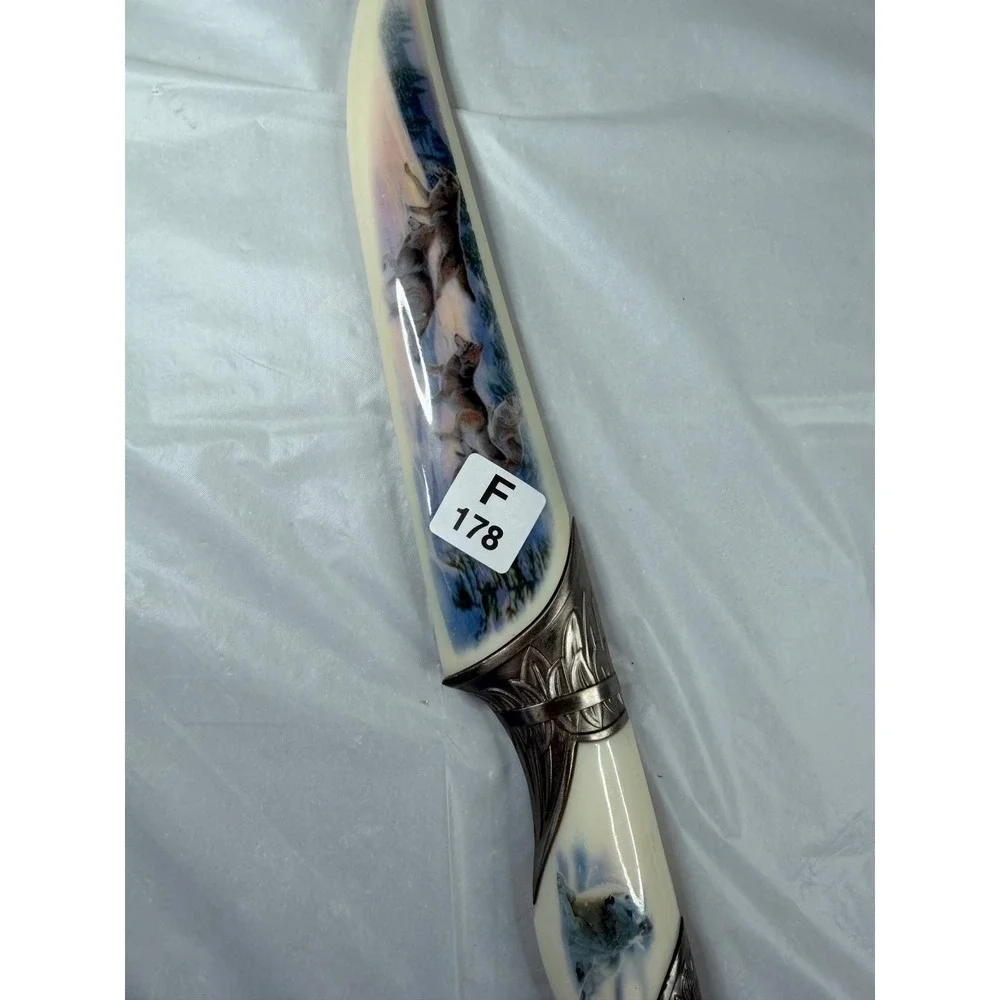 Wolf Pack Decorative Collector Knife with Wolf Head Pommel & Winter Scene Sheath